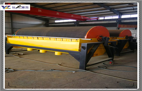 永磁筒式磁選機，永磁筒磁選機筒體帶礦現(xiàn)象什么原因造成的呢？_廠家型號參數(shù)_永磁筒磁選機筒體帶礦現(xiàn)象什么原因造成的呢？操作規(guī)程_設計及工作原理